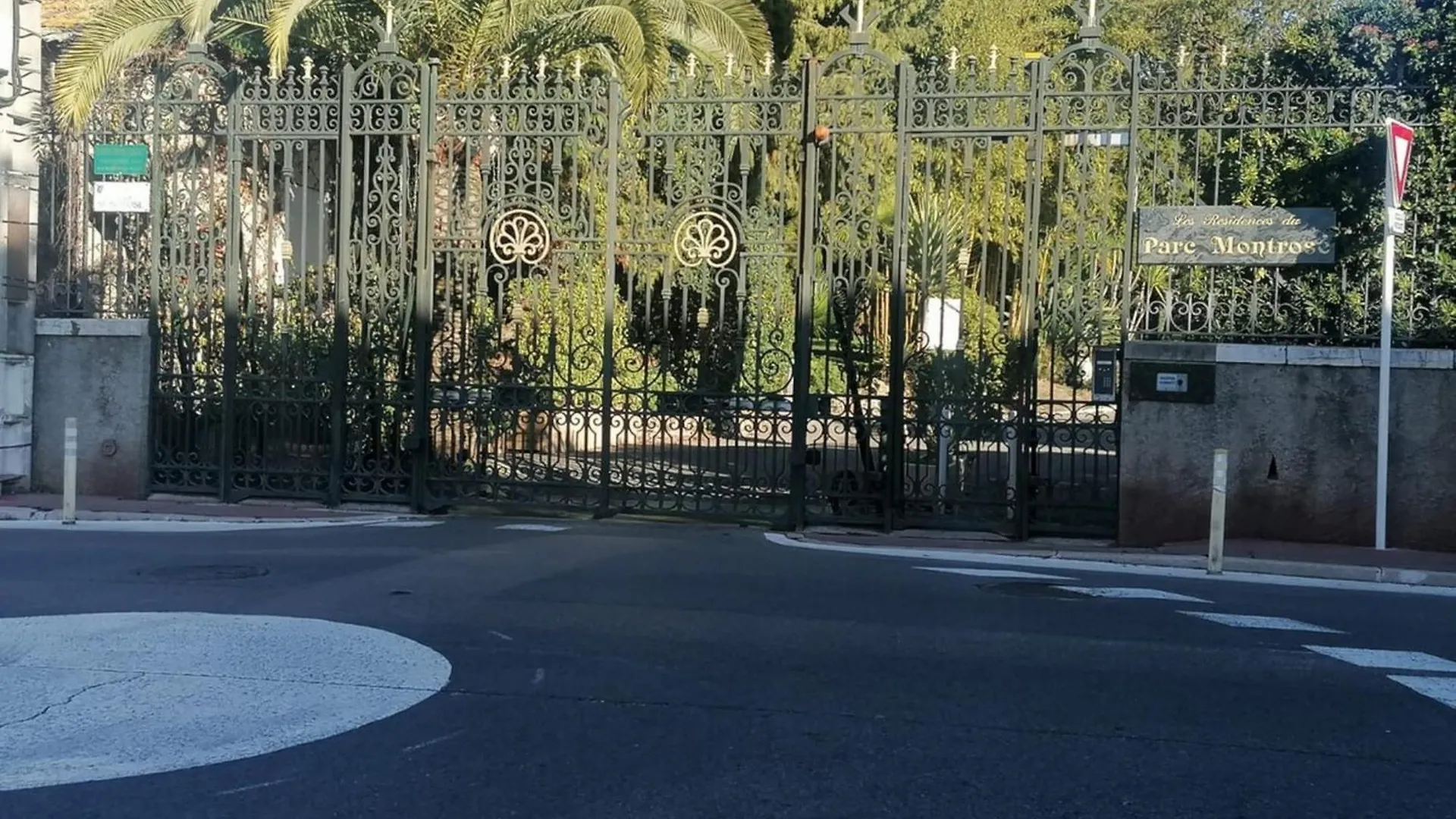 Superb Apartment With Pool Tennis & Parking Cannes France